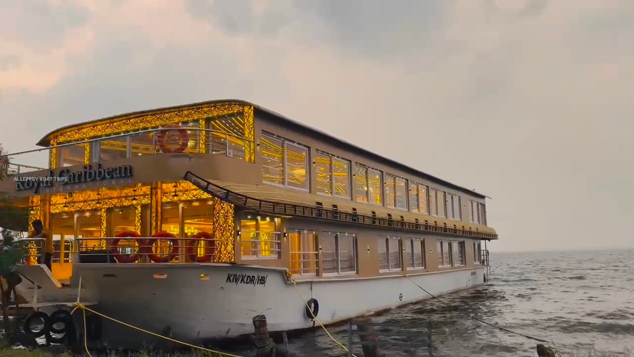 11 bedroom houseboat 2