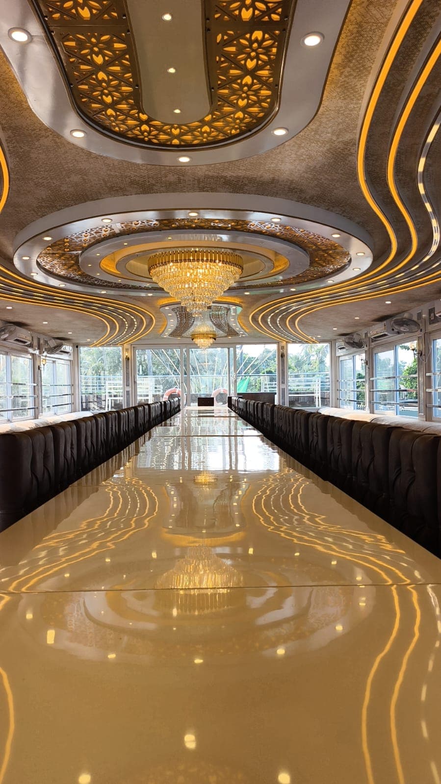 14 bedroom houseboat 3