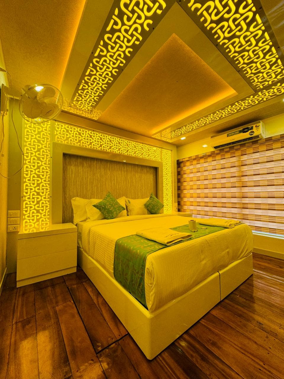 7 bedroom houseboat 5