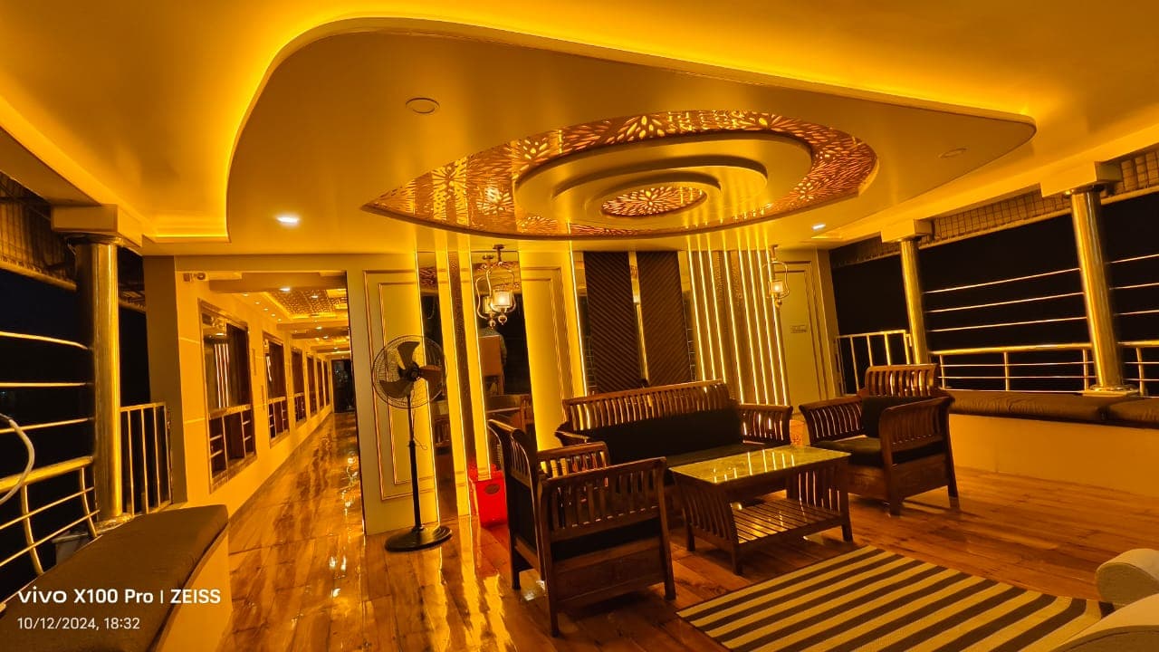 8 bedroom houseboat 5